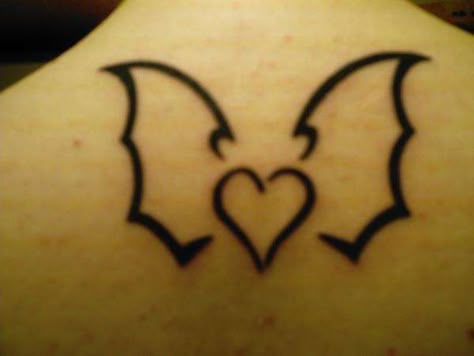 Heart Tattoo Grunge, Heart Bat Tattoo, Heart With Bat Wings Tattoo, Bat Heart Tattoo, Bat Stick And Poke, Tattoo Bat Wings, Bat Outline Tattoo, Y2k Heart Tattoo, Wings Heart Tattoo