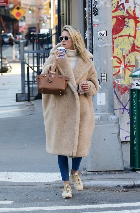 Maxmara Teddy Coat Outfit, Gold Birkin Outfit, Birkin 25 Gold Outfit, Max Mara Street Style, Maxmara Coat Outfit, Hermes Birkin 30 Outfit, Max Mara Sunglasses, Tan Teddy Coat Outfit, Maxmara Teddy Coat