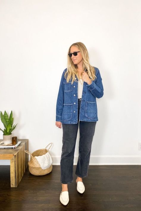 White Chore Jacket Outfit, Denim Chore Coat Outfit, Denim Jacket Spring Outfit, Denim Chore Coat, Chore Jacket Outfit Women, Denim Shacket Outfit Women, Denim Chore Jacket Outfit, Black Washed Jeans Outfit, Jeans And Denim Jacket Outfit