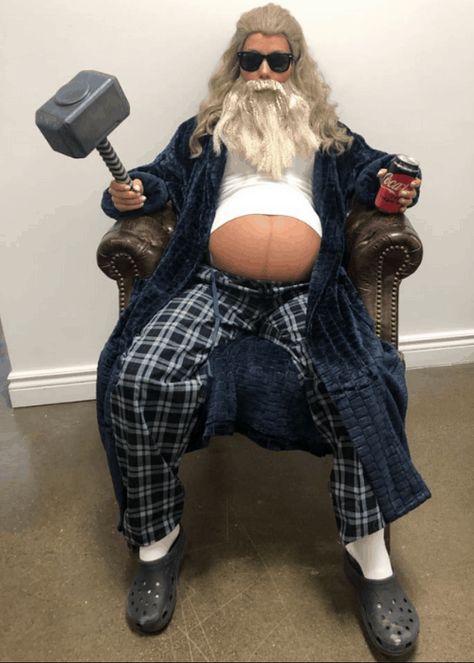 Funny Pregnant Halloween Costumes, Halloween Costumes Pregnant Women, Epic Halloween Costumes, Pregnancy Costumes, Pregnant Halloween Costumes, Marvel Costumes, Best Halloween Costumes, Pregnant Halloween, Cute Couple Halloween Costumes