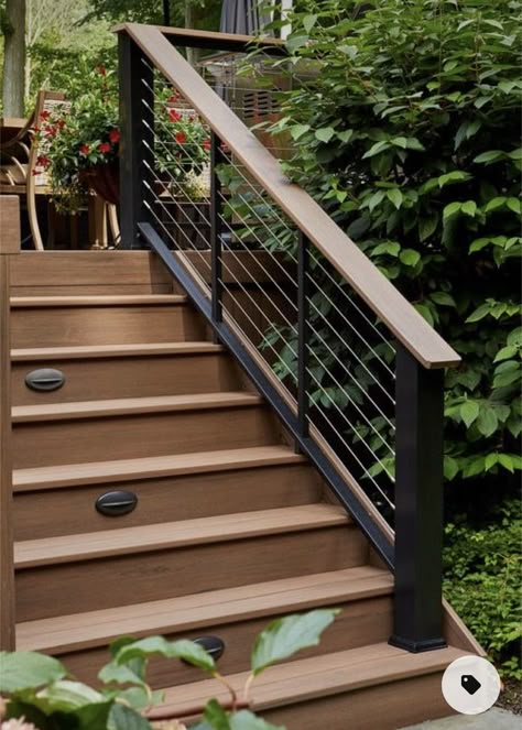 Front Porch Railings, Patio Railing, Deck Remodel, Deck Railing Design, Modern Deck, Railings Outdoor, Back Deck Decorating, Patio Deck Designs, Deck Stairs