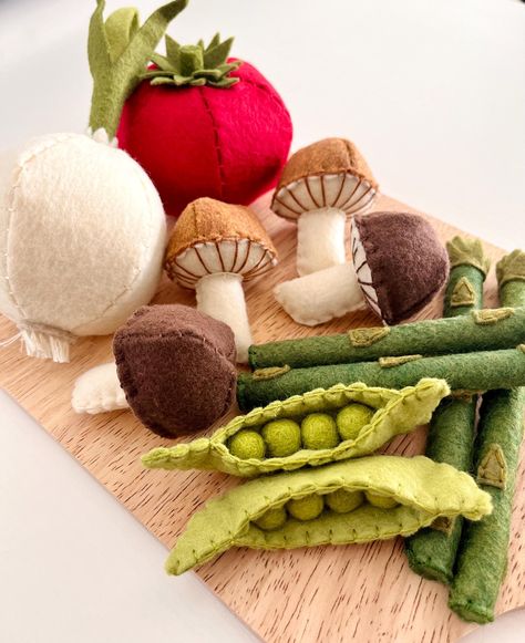 Felt Asparagus, Felt Play Food, Play Kitchen, Felt Food Set, Montessori Learning, Felt Vegetables, Play Garden, Handmade Toys - Etsy Diy Felt Vegetable Garden, How To Make Felt Play Food, Fabric Play Food Diy, Felt Fruits And Vegetables, Montessori Felt Toys, Sewing Food Toys, Felt Food For Play Kitchen, Felt Grocery Store, Fabric Food Toys