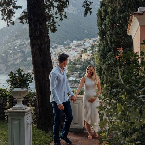 Positano maternity photos Italy Maternity Photos, Italy Pregnancy Announcement, Travel Date, Maternity Photography Couples, Photography Couples, Life Is An Adventure, Lake Como, Date Nights, Pregnancy Shoot