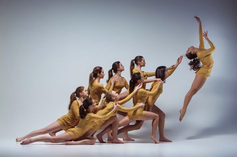 Being with supportive women is deeply healing...it actually changes our body chemistry and our emotional state. Modern Dancing, Dancing Poses, Dance Aesthetic, Dance Picture Poses, Dance Photo Shoot, Dance Photography Poses, Alvin Ailey, Group Poses, Boris Vallejo