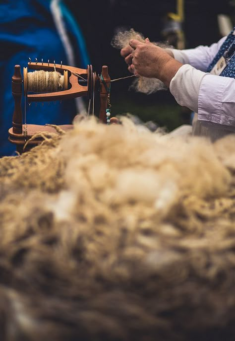 Weaving Aesthetic, Wool Aesthetic, Textile Photography, Wool Processing, Crismas Tree, Wool Photography, Wool Spinning, Diy Wool, Spinning Wool