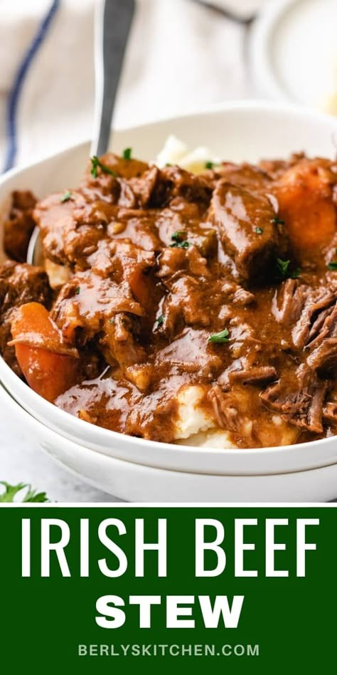 Scottish Beef Stew Recipe, Guiness Irish Stew Recipe, Enchiladas Ground Beef, Korean Beef Stir Fry, Traditional Irish Beef Stew, Thick Beef Stew, Irish Beef Stew Recipe, Dutch Oven Beef Stew, Stroganoff Beef