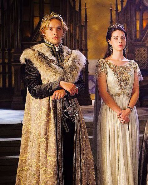 Mary and Francis Reign Outfits, Reign Mary And Francis, Dragon Tamer, King Aesthetic, Reign Tv Show, Marie Stuart, Reign Mary, Reign Fashion, Reign Dresses