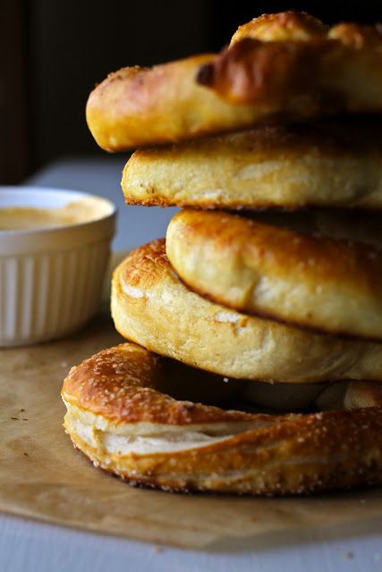 Auntie Annes Pretzels, Auntie Annes, Christmas Recipes Appetizers, Pretzels Recipe, Cheese Recipe, Cheese Dip, Copycat Recipe, Vegetarian Recipes Dinner, Cheap Meals