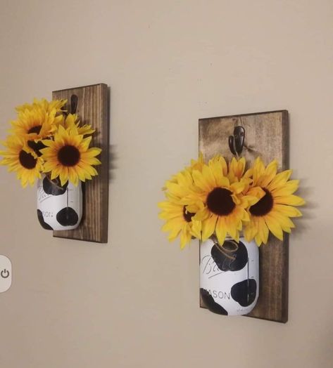 Cow Kitchen Theme, Wall Sconces Farmhouse, Sunflower Room, Cow Wall Decor, Mason Jar Art, Pig Kitchen, Cow Kitchen Decor, Utensil Jar, Cow House