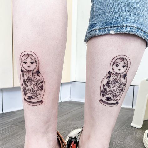 8 Tattoo Ideas For Sisters – Self Tattoo Matryoshka Tattoo, Russian Doll Tattoo, Nesting Doll Tattoo, Pinky Promise Tattoo, Mangas Tattoo, Promise Tattoo, Celtic Knot Tattoo, Russian Tattoo, Anatomical Heart Tattoo