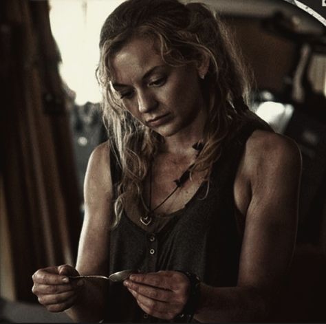 The Walking Dead Beth Greene Icon, Michonne Twd Icons, Twd Pfps, Rosita Twd Pfp, Beth Twd Icons, Connie Twd Icons, Twd Icon, Dead Girl Walking Aesthetic, Twd Pictures