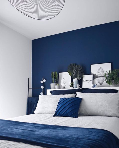 Shared Home Offices, Modern Bedroom Colors, Navy Blue Bedrooms, Blue Bedroom Design, Blue Bedroom Decor, Bedroom Ambiance, Gold Bedroom, Bedroom Color Schemes, Comfortable Bedroom