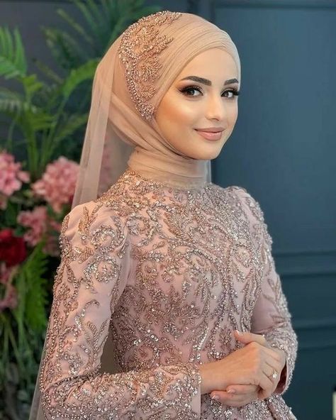 2024 Muslim Wedding Dresses - Modest Bridal Gowns for Hijab Brides Bridal Headpieces Hijab, Turban Bride, Headpiece Hijab, Turkish Wedding Dress, Classy Wedding Guest Dresses, Turkish Bride, Wedding Hijab Styles, Bridal Hijab Styles, Hijab Stile