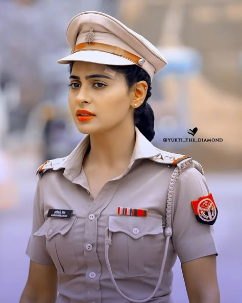 Cop Outfit Halloween, Police Pic, Girl Police Officer, Ips Officers Lady, Lady Police, Police Photo, Yukti Kapoor, Cop Outfit, Maddam Sir