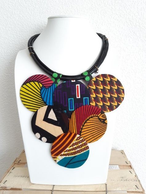 Monies Jewelry, Dope Jewelry Accessories, Cloth Jewelry, Color Outfits, African Crafts, Solid Color Outfits, Afrikaanse Mode, Wax Fabric, African Necklace