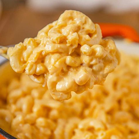 KFC Mac and Cheese (Copycat) Recipe - Dinner, then Dessert Cheese Recipes Dinner, Kfc Mac And Cheese, Cheetos Mac And Cheese, Kraft Mac N Cheese, Dinner Then Dessert, Cheese Dinner, Mac And Cheese Bites, Bacon Mac And Cheese, Recipe Dinner