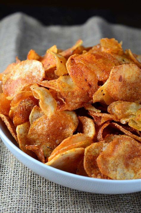 Homemade Harissa, Actifry Recipes, Harissa Recipes, Vegan Appetizers Recipes, Potato Chip Recipes, Salty Foods, Spicy Snacks, Chips Recipe, Vegan Appetizers