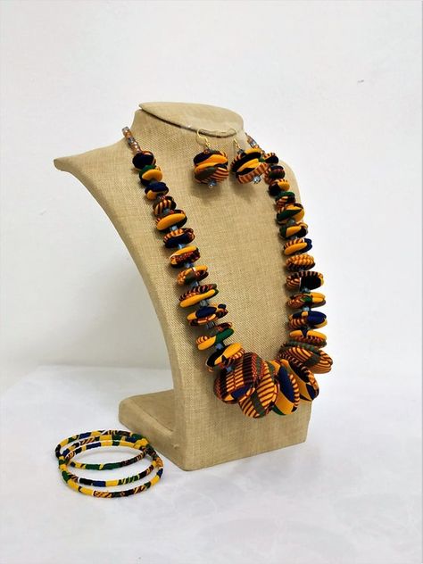 Ankara Accessories Handmade, African Accessories Jewelry, Ankara Jewelry, Ankara Necklace, African Fabric Accessories, Ankara Accessories, Diy Statement Necklace, Leather Handbag Patterns, African Beads Necklace