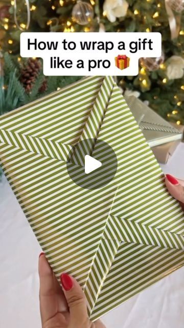 3 Days Until Christmas, Christmas Gift Wrapping Diy, Wrap A Gift, Gift Wrapping Techniques, Wrapping Techniques, Wrapping Presents, Gifts Wrapping Diy, How To Wrap, Creative Gift Wrapping