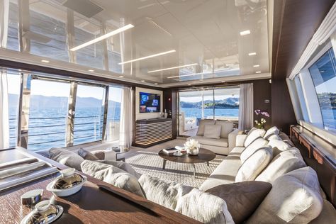 Living room inside a Yacht. - Imgur Luxury Yacht Interior, Yacht Interior Design, Boat Interior, Yacht Interior, Boats Luxury, Yacht For Sale, Yacht Design, Marmaris, Design Del Prodotto