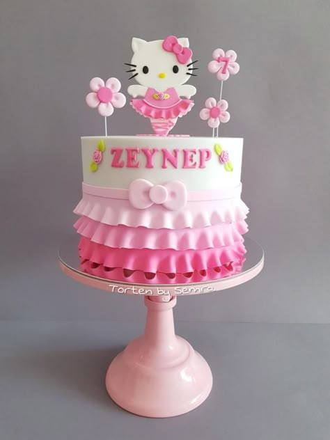 Hello Kitty Theme Cake, Hello Kitty Torte, Hello Kitty Fondant, Simple Birthday Cake Designs, Hello Kitty Birthday Theme, Hello Kitty Theme Party, Hello Kitty Birthday Cake, Ballerina Cakes, Hello Kitty Birthday Party