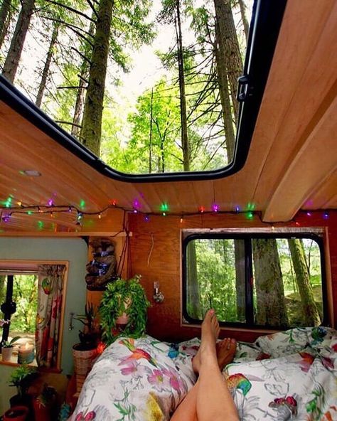 🔥SoulFire Bohemian🔥 on Instagram: “Good Morning and Happy Friday! . . . @wjplata . . . . . . . . . . . . #chill #window #skylight #campervan #vanlife #camping #wilderness…” Dreaming Outloud, Camping Girl, Hippie Lifestyle, Build A Camper Van, Build A Camper, Van Life Diy, Boho Life, Van Living, Hippie Life