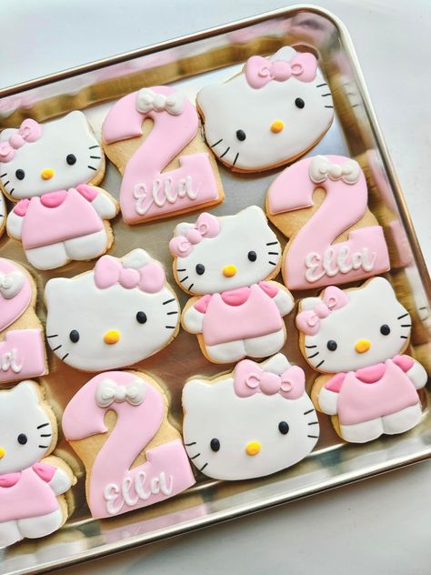 Gateau Hello Kitty, Hello Kitty Birthday Decorations, Hello Kitty Birthday Theme, Kitty Cookies, Hello Kitty Theme Party, Hello Kitty Cookies, Hello Kitty Birthday Cake, Hello Kitty Birthday Party, Second Birthday Ideas