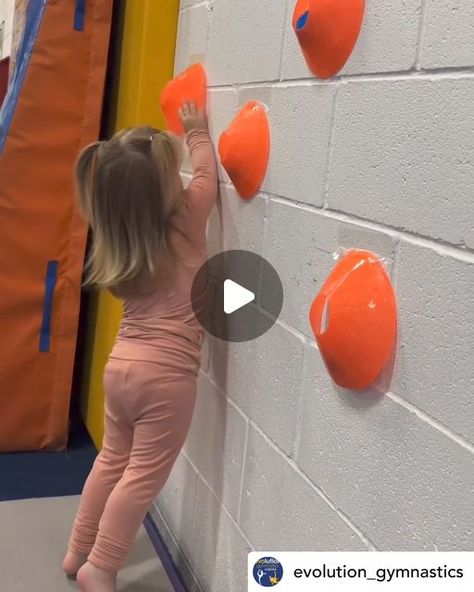 RecGymPros on Instagram: "Peep this super cute station for your mini gymnasts! @evolution_gymnastics set this station up to teach basics like reaching up high, and standing on tippy toes!   #recgympros #gymnastics #gymnasticscoach #kindergym #preschoolgymnastics #beginnergymnastics #recgymnastics" Recreational Gymnastics, Preschool Gym, Preschool Gymnastics, Gymnastics Coaching, Preschool Fine Motor, I Got You, Gymnastics, Evolution, Preschool