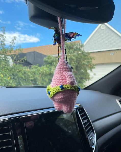 Crochet Patrick Star, Crochet Spongebob, Spongebob Crochet, Patrick Stars, Crocheted Amigurumi, Crochet Artist, Fluffy Yarn, Crochet Car, Patrick Star