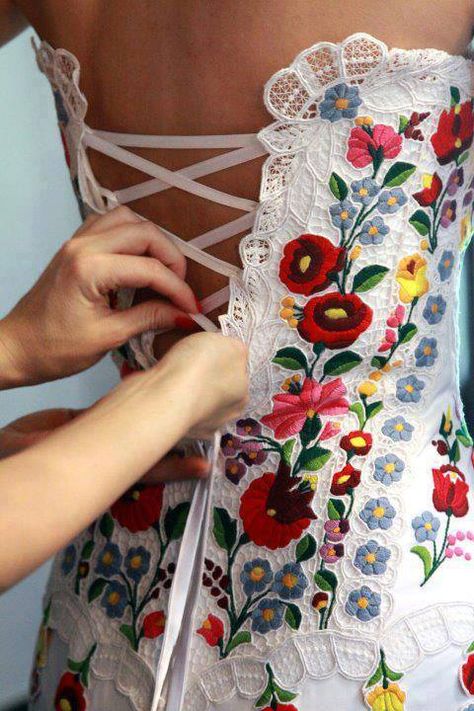 Mexican Wedding Dress, Embroidered Wedding Dress, Mexican Fashion, Hungarian Embroidery, Boda Mexicana, Hardanger Embroidery, Mode Boho, Brazilian Embroidery, Folk Embroidery