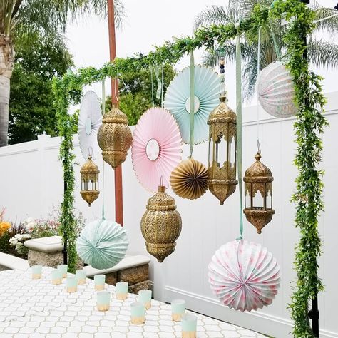 I had so much fun hosting my first simple pre-Eid Garden Party and spending some special time with some of my closest friends yesterday! 💗… Decoraciones Ramadan, Memory Diy, Eid Ideas, Ramadan Party, Islamic Celebrations, Eid Mubarak Decoration, Eid Decor, Eid Mubarak Card, Moroccan Theme