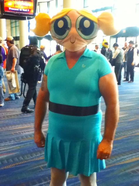 Bahaha. Lookin' good Bubbles <3 Cosplay Fail, Bad Cosplay, Bubble Costume, Zoroark Pokemon, Super Nana, Funny Cosplay, Powerpuff Girl, Puff Girl, Fashion Fail