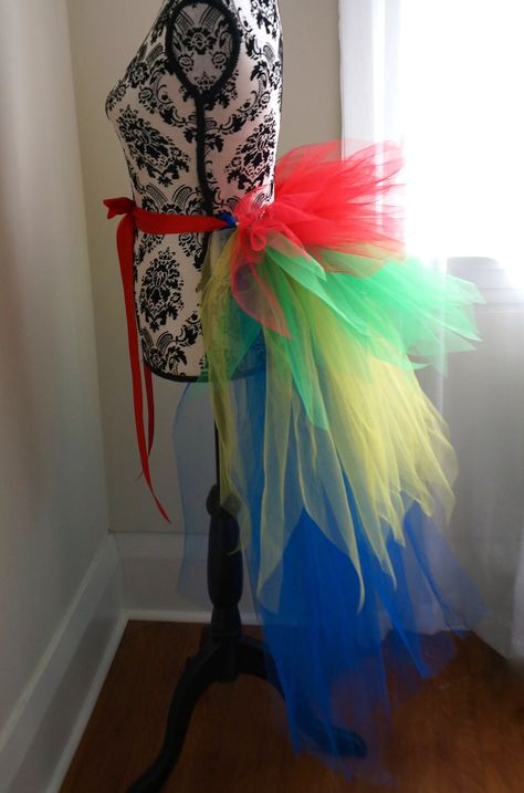 Macaw Tutu Parrot Tutu Parrot Tail - Etsy Finland Parrot Costume Diy Women, Parrot Costume Diy, Diy Parrot Costume, Karneval Diy, Bachelorette Party Veils, Parrot Dress, Parrot Costume, Party Veil, Peacock Costume