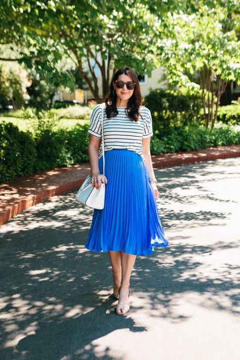 Skirt Outfits Traditional, Royal Blue Sneakers Outfit, Metallic Pleated Skirt Outfits, Blue Pleated Skirt Outfit, Blue Skirt Outfit, Purple Skirt Outfit, Outfits Traditional, Blue Skirt Outfits, Kendi Everyday