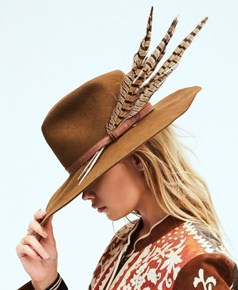 Mode Country, Crazy Hat Day, Mode Editorials, Looks Country, Chapeau Cowboy, Boho Hat, Estilo Hippie, Mode Boho, Love Hat