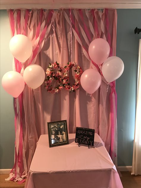 Plastic table cloths with streamers make a great backdrop for birthday tables and photo ops Gift Table Backdrop Ideas, Streamer Backdrop Ideas, Table Cloth Wall Decorations, Table Cover Backdrop, Mastectomy Party, Plastic Backdrop, Backdrop Streamers, 36 Birthday, Tablecloth Backdrop