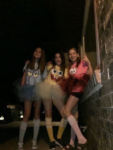 Halloween Costumes For Triplets, Spongebob Trio Costume, Spongebob Patrick And Squidward Costumes, Sponge Bob And Patrick Costumes, Squad Halloween Costumes, Sponge Bob Costume, Halloween Trio Costumes, Starbucks Halloween Costume, Crab Costume