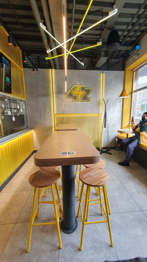 Fast Food Restaurant Design Interiors, Fastfood Design Interiors, Small Restaurant Design Cheap, Fast Food Interior Design, Fast Food Interior, Fast Food Restaurant Design, Restaurant Design Concepts, Small Restaurant Design, Yellow Ceiling