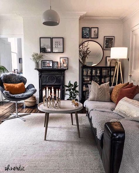 Susanna Hawkins (@shnordic) • Instagram photos and videos Leather Couch Living Room, Living Room Design Diy, Black Leather Couch, Leather Sofa Living, Long Narrow Living Room, Monochrome Living Room, Grey Sofa Living Room, Narrow Rooms, Narrow Living Room