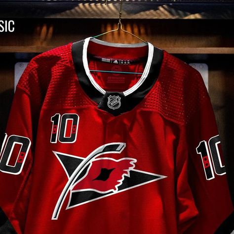 T Shirt Reference, Shirt Layout, Shirt Reference, University Style, Nhl Jerseys, Hockey Shirts, Jersey Outfit, Clothes Diy, Aesthetic Clothing