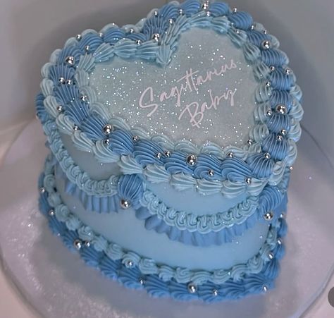 Blue 19th Birthday Cake, Birthday Cake Inspo Sweet 16, Light Blue Heart Shaped Cake, Blue Strawberry Cake, 13 Yo Birthday Cake, Pretty Blue Birthday Cakes, Heart 21st Birthday Cake, Sweet 16 Heart Shaped Cake, Colorful Heart Cake