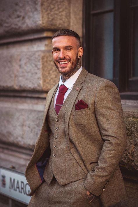 Rustic Wedding Suits For Men, Groom Brown Suit, Fall Wedding Suits For Men, Brown Groomsmen Suits, Brown Wedding Suit, Brown Groomsmen, Tweed Groom, Fall Wedding Suits, Brown Tweed Suit