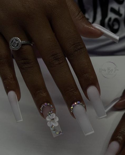 Graduation Nails Acrylic, Sweet 16 Nails, Hoco Nails, Acrylic Toe Nails, Graduation Nails, White Acrylic Nails, Colored Acrylic Nails, Girly Acrylic Nails, Short Square Acrylic Nails