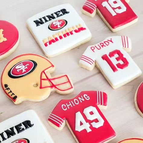 Kat | Custom sugar cookies and more! on Instagram: "Happy birthday to Mr. @savorsincity ! <~~~ One of my favorite accounts. #bantoboxbakes #sugarcookies #decoratedcookies #decoratedsugarcookies #customcookies #customsugarcookies #lasvegascookies #lasvegasbaker #birthdaycookies #footballcookies #49erscookies" 49ers Sugar Cookies, 49ers Cookies Decorated, 49ers Cookies, First Birthday Football Cookies, Chiefs Helmet Cookies, Football Birthday Cookies Decorated, Football Cookies, Custom Cookies, Birthday Cookies