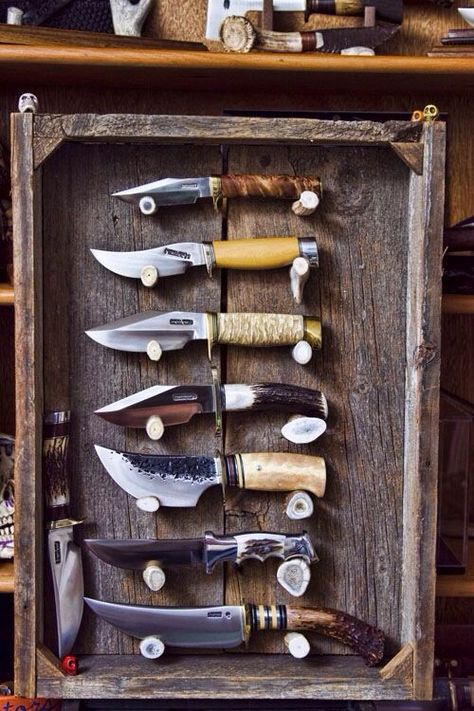 Rustic Knife Display Knife Display Case, Diy Knife, Knife Rack, Diy Display, Types Of Knives, Case Knives, Knife Collection, Knife Design, Cool Knives