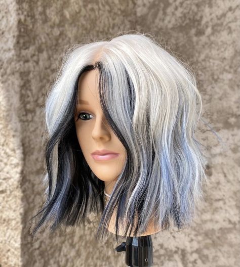 Color Block Hair, Classic Bob Haircut, Two Tone Hair, Split Dyed Hair, Hair Color Underneath, Classic Bob, At Home Diy, Split Hair, Long Hair Color