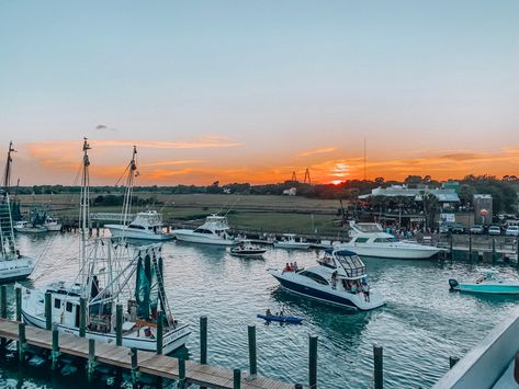 Shem Creek, Charleston Sc Beach, Charleston Living, Lowcountry Aesthetic, Low Country Aesthetic, Charleston Beach, Charleston Summer, Charleston Beach Aesthetic, Southern Summer