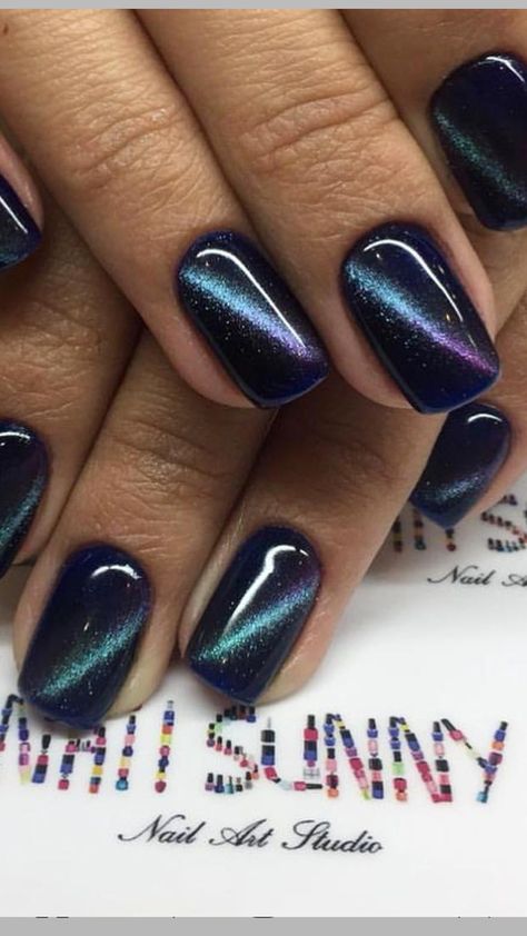 Fall Nail Colors Cat Eye, Short Nail Designs Alternative, Cat Eye Nails For Fall, Cats Eyes Nails Designs, Cat Eye Dip Nails, Gel Cat Eye Nails, Cat Eye Nails Dark, Purple And Teal Nails Designs, Fall Cateye Nails