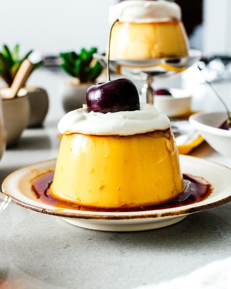 How to Make Japanese Pudding aka Purin · i am a food blog Purin Recipe, Flan Pudding, Japanese Pudding, Caramel Flan, Milk Pudding, Caramel Pudding, Dessert Toppings, Japanese Dessert, Pudding Desserts