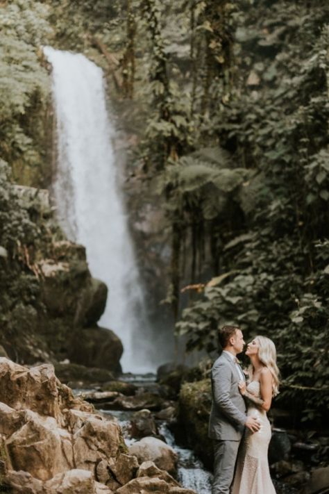 How lovely is Costa Rica for waterfall destination wedding photos! Adri Mendez Photography. #costaricawedding #weddinginspiration #weddingday #weddingbells #instawedding #weddinginspo #brides #weddingday #wedding #destinationweddings #myweddingawayuk #lizmooreweddings Costa Rica Engagement Photos, Waterfall Wedding Photos, Costa Rica Waterfall, Mountain View Weddings, Wyoming Wedding, Wyoming Weddings, Waterfall Wedding, Costa Rica Wedding, Destination Wedding Photos